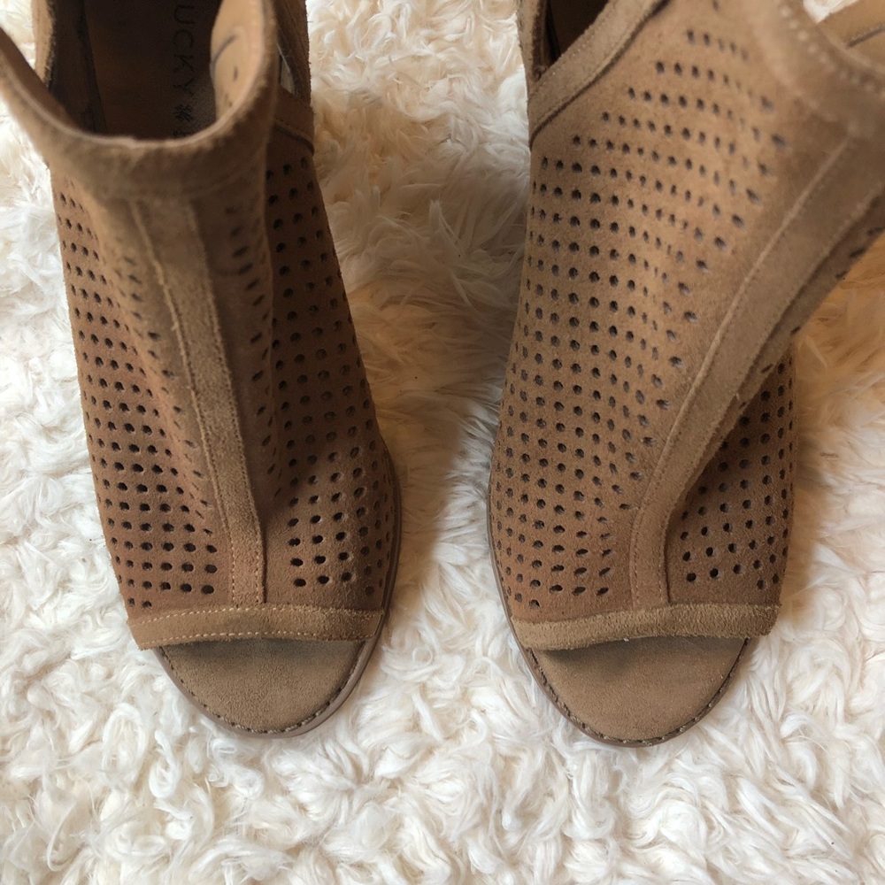 Lucky Brand Larise tan perforated bootie - Picture 5 of 8